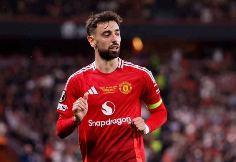al-hilal-choi-lon-gui-de-nghi-khung-quyet-chieu-mo-tru-cot-manchester-united